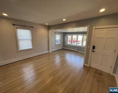 156 Morgan - Photo Thumbnail 2