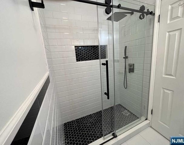 156 Morgan - Photo Thumbnail 15