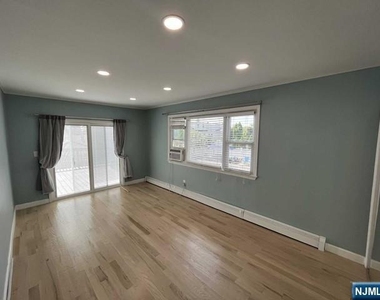 156 Morgan - Photo Thumbnail 11