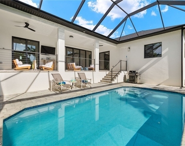 5240 Tower Drive - Photo Thumbnail 3