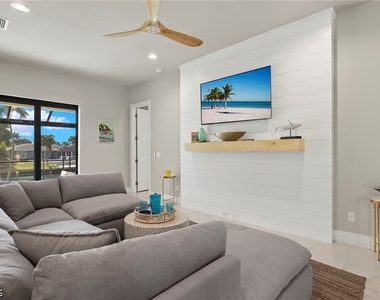 5240 Tower Drive - Photo Thumbnail 14
