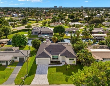 5240 Tower Drive - Photo Thumbnail 11