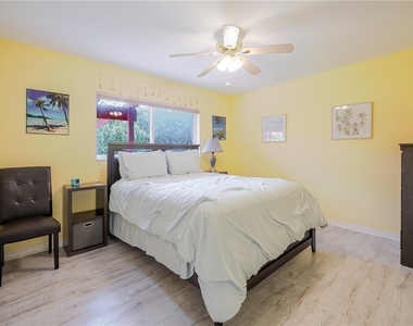 105 Sw 39th Place - Photo Thumbnail 16