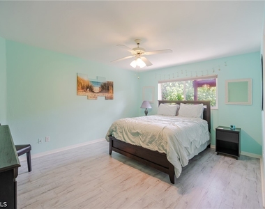 105 Sw 39th Place - Photo Thumbnail 18