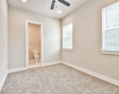 810 Mansfield Street - Photo Thumbnail 36