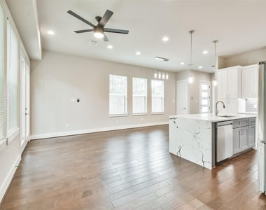 810 Mansfield Street - Photo Thumbnail 14