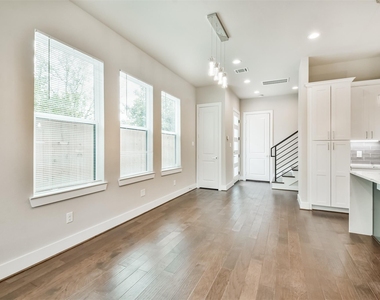 810 Mansfield Street - Photo Thumbnail 21