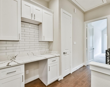810 Mansfield Street - Photo Thumbnail 26