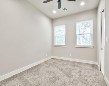 810 Mansfield Street - Photo Thumbnail 39