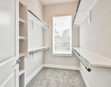 810 Mansfield Street - Photo Thumbnail 34