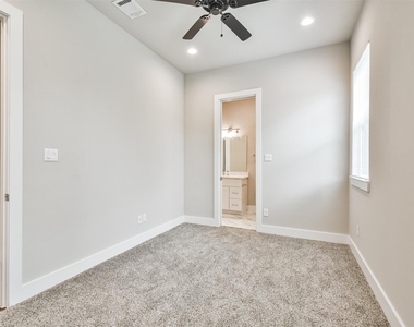 810 Mansfield Street - Photo Thumbnail 37