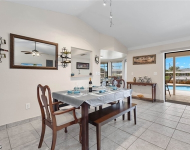 1327 Se 17th Street - Photo Thumbnail 2