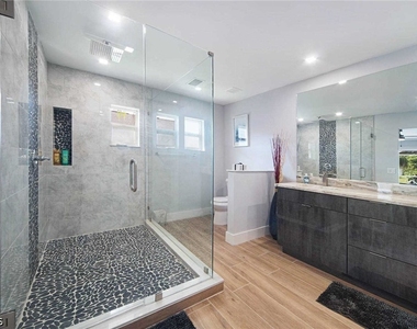 2633 Se 19th Place - Photo Thumbnail 8