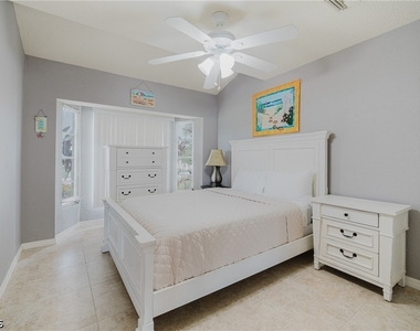 1926 Se 12th Terrace - Photo Thumbnail 13