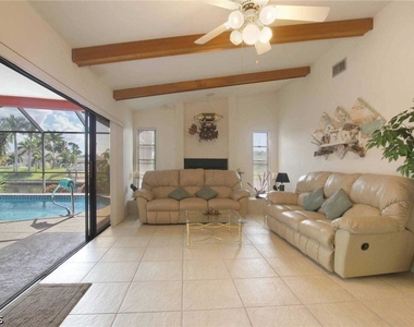 1422 Se 12th Terrace - Photo Thumbnail 4