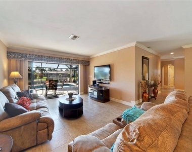 1704 Savona Parkway - Photo Thumbnail 4