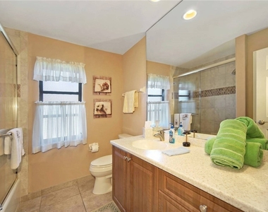 1704 Savona Parkway - Photo Thumbnail 13