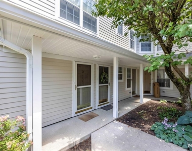 1123 Hyde Park - Photo Thumbnail 1