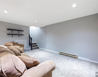 1123 Hyde Park - Photo Thumbnail 13