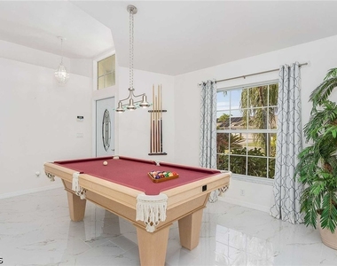 2308 Se 27th Street - Photo Thumbnail 7