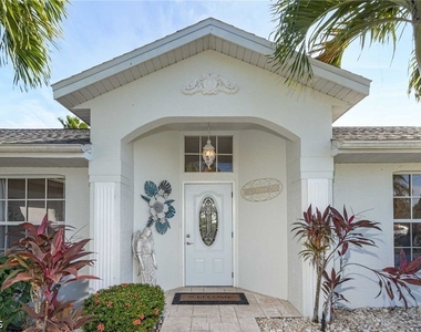 2308 Se 27th Street - Photo Thumbnail 3