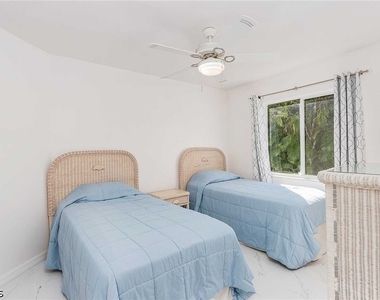 2308 Se 27th Street - Photo Thumbnail 12