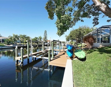 4138 Sw 5th Avenue - Photo Thumbnail 2