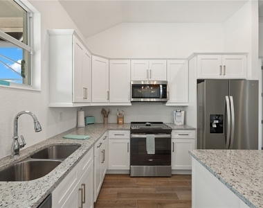 154 Se 20th Street - Photo Thumbnail 21