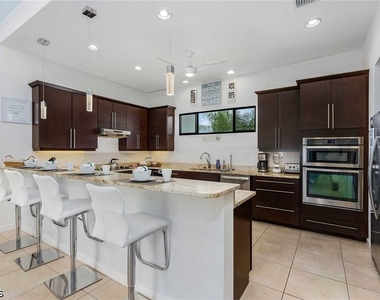 5325 Delano Court - Photo Thumbnail 6
