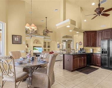 3517 Se 18th Avenue - Photo Thumbnail 9
