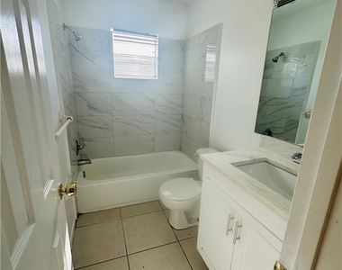 1215 S Alhambra Circle - Photo Thumbnail 7