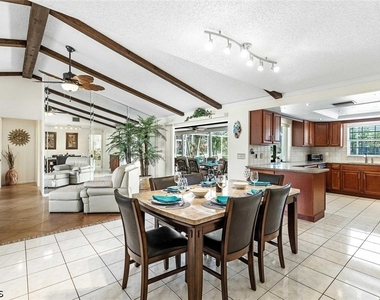 1312 Se 20th Street - Photo Thumbnail 5