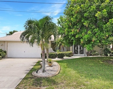 1026 Se 30th Street - Photo Thumbnail 4