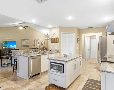 1026 Se 30th Street - Photo Thumbnail 26
