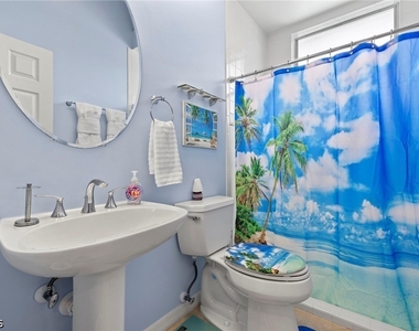 1811 Se 37th Terrace - Photo Thumbnail 17