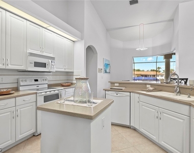 1811 Se 37th Terrace - Photo Thumbnail 34