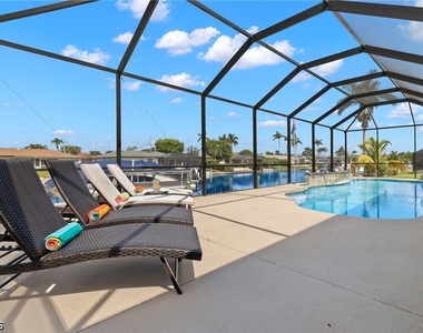 1811 Se 37th Terrace - Photo Thumbnail 21