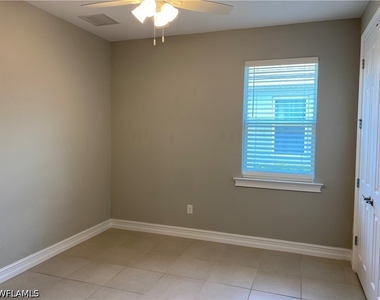 16729 Siesta Drum Way - Photo Thumbnail 4