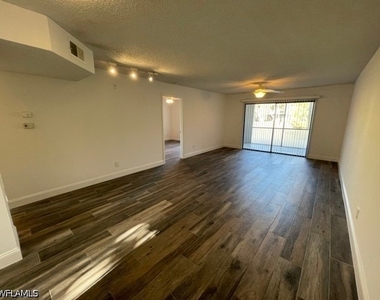 2190 Arbour Walk Circle - Photo Thumbnail 5