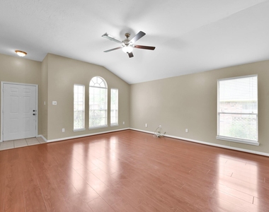 506 Paradise Lane - Photo Thumbnail 4