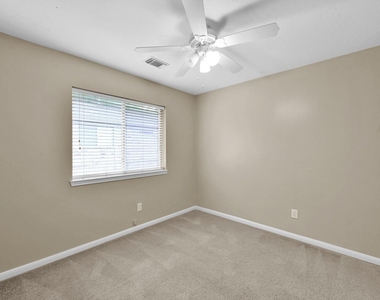 506 Paradise Lane - Photo Thumbnail 18