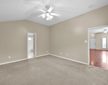 506 Paradise Lane - Photo Thumbnail 12