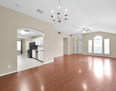 506 Paradise Lane - Photo Thumbnail 6