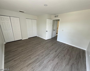 5248 Confederate Drive - Photo Thumbnail 15