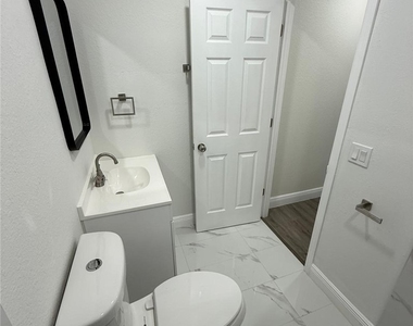 5248 Confederate Drive - Photo Thumbnail 24