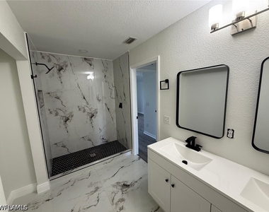 5248 Confederate Drive - Photo Thumbnail 10