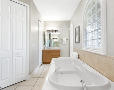 2817 Sw 42nd Lane - Photo Thumbnail 11