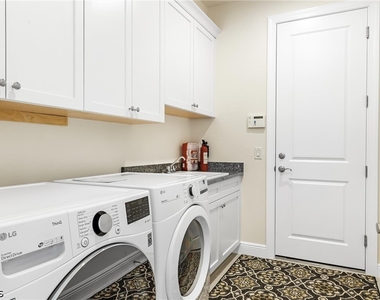 5129 Sw 16th Place - Photo Thumbnail 13
