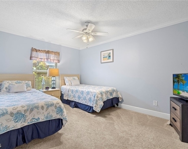 1023 Se 15th Street - Photo Thumbnail 15