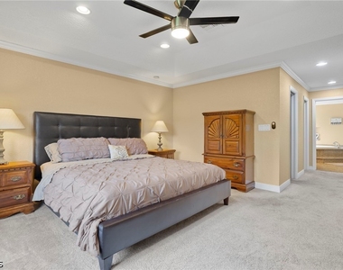 1023 Se 15th Street - Photo Thumbnail 9
